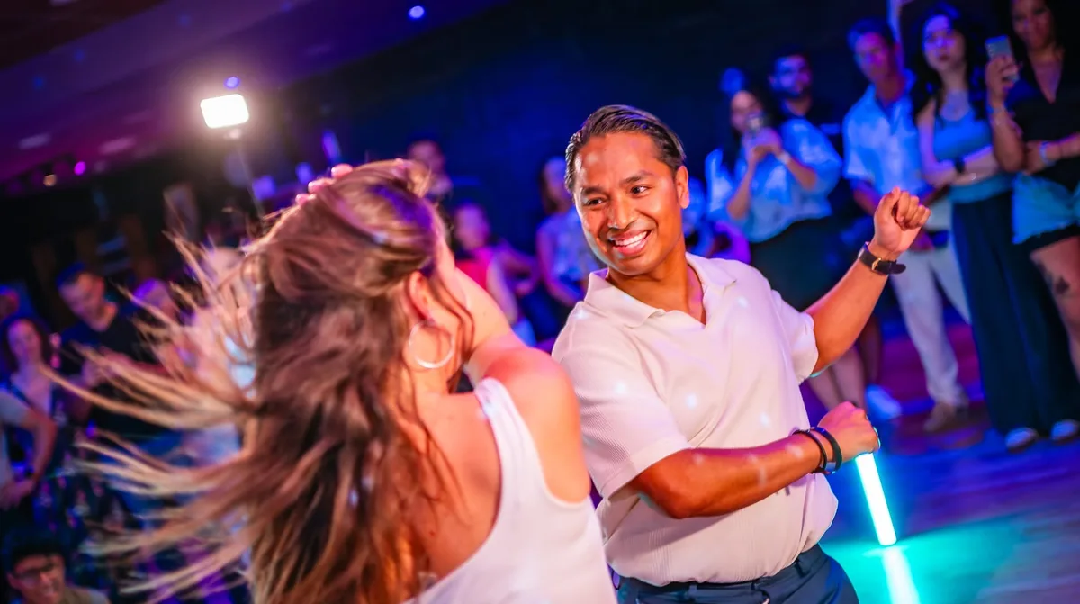 Cours d'essai bachata : les signes d'un bon prof à Paris
